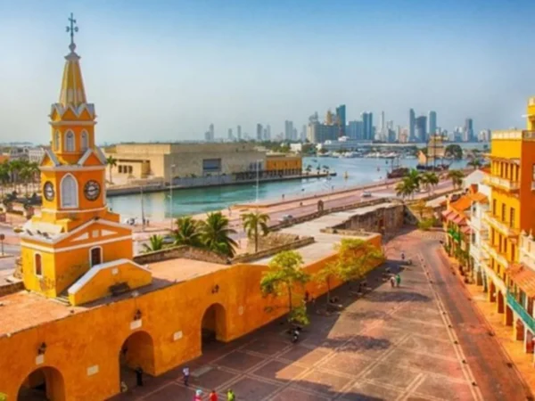 City Tour en Cartagena | Recorrido por la Ciudad Amurallada y Getsemaní con Guía Local - Image 8