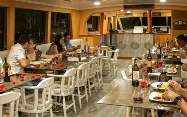 Sibarita Cena Master – Tour Nocturno por la Bahía - Image 2